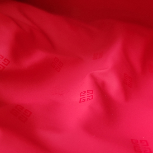 Givenchy clutch/pouch converted in to shoulder bag or cross body - Picture 8 of 14